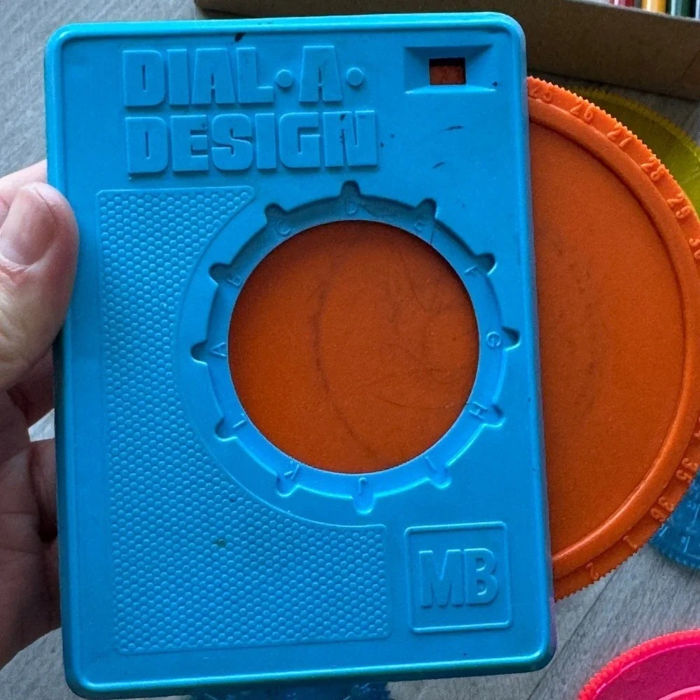 Milton Bradley MB Dial A‎ Design Travel Games Spirograph Art Kit 1989 Creative